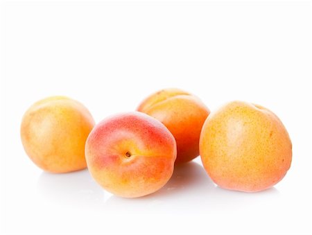 simsearch:400-04502584,k - group of apricots over white Foto de stock - Super Valor sin royalties y Suscripción, Código: 400-04097026