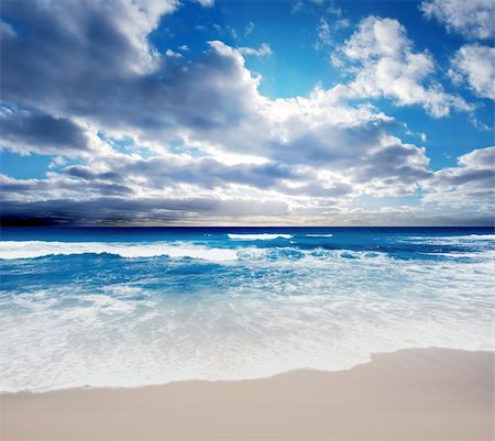 simsearch:400-04389918,k - Gorgeous Ocean Scene Photographie de stock - Aubaine LD & Abonnement, Code: 400-04090114