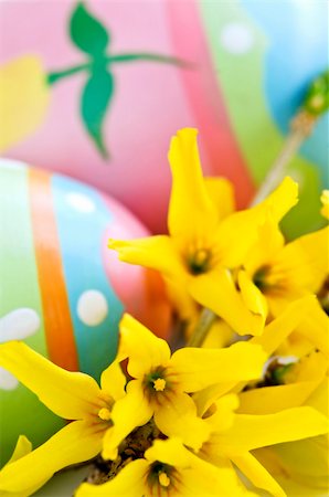 simsearch:400-05901482,k - Easter eggs arrangement with yellow forsythia flowers Stock Photo - Budget Royalty-Free & Subscription, Code: 400-04093621