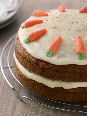 American Carrot Cake On A Cooling Rack Stock Photo - Budget Royalty-Free & Subscription, Code: 400-04105856