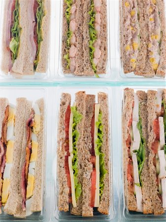 simsearch:400-04105894,k - Selection Of Take Away Sandwiches In Plastic Triangles Foto de stock - Royalty-Free Super Valor e Assinatura, Número: 400-04105898