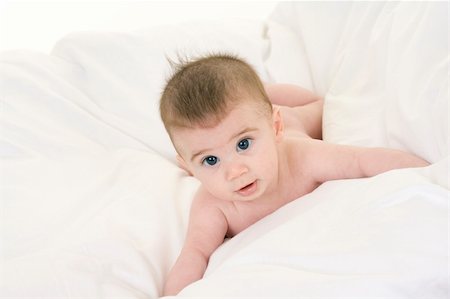 simsearch:400-06139772,k - A very cute happy Caucasian baby boy Photographie de stock - Aubaine LD & Abonnement, Code: 400-04100913