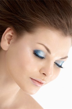 simsearch:400-04534575,k - The girl blindly with a make-up in the blue tones, isolated Stockbilder - Microstock & Abonnement, Bildnummer: 400-04114206