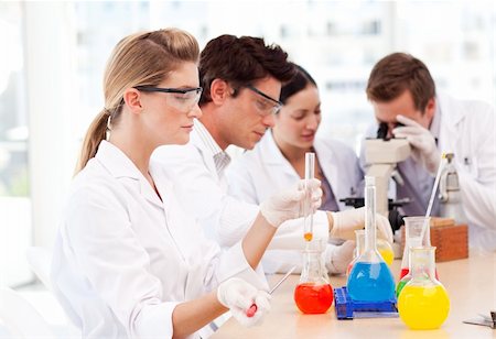 simsearch:400-07091851,k - Young science students in a laboratory Stock Photo - Budget Royalty-Free & Subscription, Code: 400-04118503