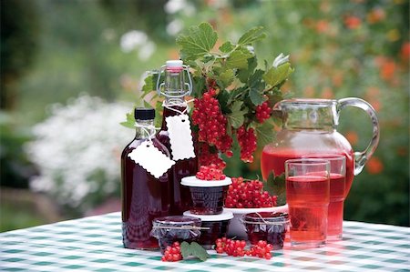 Red currant Stock Photo - Budget Royalty-Free & Subscription, Code: 400-04126529