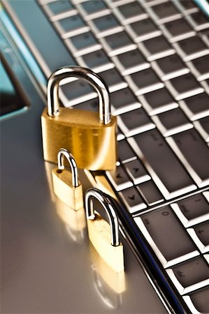 simsearch:400-04627030,k - Padlock and notebook computer Stock Photo - Budget Royalty-Free & Subscription, Code: 400-04126822