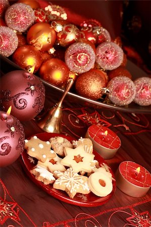 simsearch:400-04051271,k - Detail of delicious Christmas cookies with candles in red tone Foto de stock - Royalty-Free Super Valor e Assinatura, Número: 400-04127702