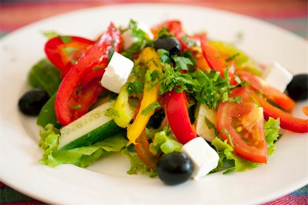 simsearch:400-05346545,k - A healthy greek salad / background Fotografie stock - Microstock e Abbonamento, Codice: 400-04121703