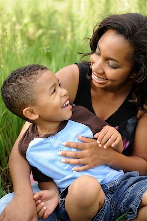 studio1one (artist) - African American mother and child spending time together Foto de stock - Royalty-Free Super Valor e Assinatura, Número: 400-04123853