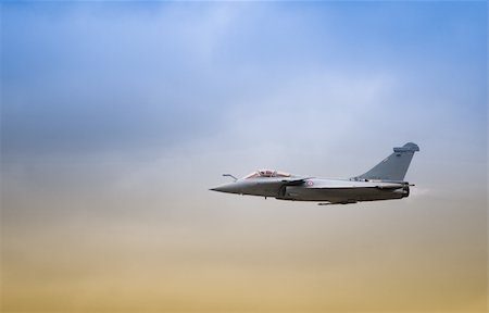 twin engined delta wing highly agile multi role fighter aircraft Fotografie stock - Microstock e Abbonamento, Codice: 400-04135833