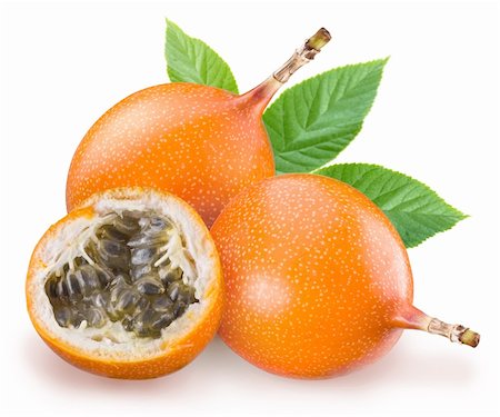 passiflora - Fruit de la passion un fond blanc Photographie de stock - Aubaine LD & Abonnement, Code: 400-04136154