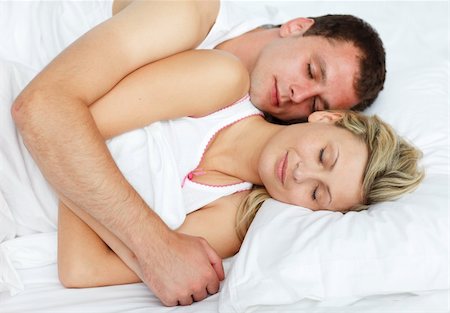 simsearch:400-04150404,k - Intimate couple lying in bed Stock Photo - Budget Royalty-Free & Subscription, Code: 400-04138203