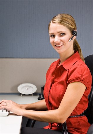 simsearch:400-04129016,k - Businesswoman talking on headset at desk Stock Photo - Budget Royalty-Free & Subscription, Code: 400-04132823