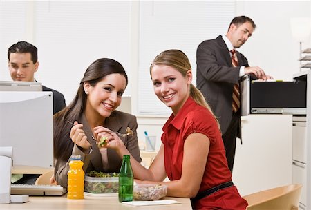 simsearch:400-04129016,k - Businesswomen eating salad for lunch Stock Photo - Budget Royalty-Free & Subscription, Code: 400-04132862