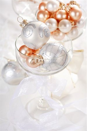 Detail of Christmas balls with candles in red tone Stock Photo - Budget Royalty-Free & Subscription, Code: 400-04140547