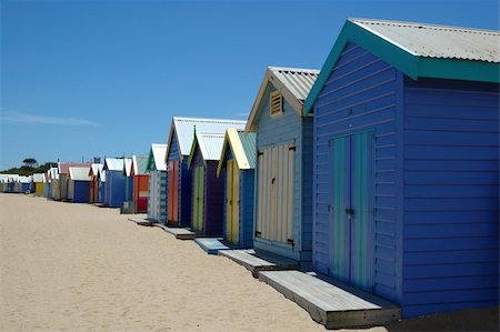 simsearch:400-05881319,k - Brightly colored boat houses line the beach in Brighton, Australia Stockbilder - Microstock & Abonnement, Bildnummer: 400-04156063