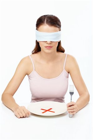 erreur - Girl blindfold sits before empty plate with an interdiction sign Photographie de stock - Aubaine LD & Abonnement, Code: 400-04151620