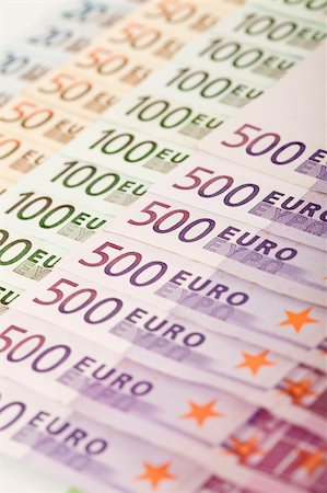 simsearch:400-06102745,k - Euro banknote series background - shallow depth of field Photographie de stock - Aubaine LD & Abonnement, Code: 400-04153797