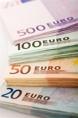 simsearch:400-04436054,k - Macro closeup of euro banknotes stacks Fotografie stock - Microstock e Abbonamento, Codice: 400-04153798