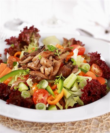 simsearch:400-04165864,k - Vegetable salad with oyster mushroom - healthy eating Stockbilder - Microstock & Abonnement, Bildnummer: 400-04165378