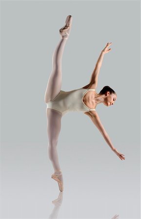 simsearch:400-04506032,k - Proffessional female ballet dancer isolated in studio Stock Photo - Budget Royalty-Free & Subscription, Code: 400-04174414