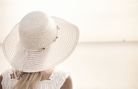 simsearch:400-06172845,k - Girl in a white hat. Travel collection. Photographie de stock - Aubaine LD & Abonnement, Code: 400-04170393