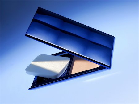 simsearch:400-04172129,k - cosmetic powder on the blue background Stock Photo - Budget Royalty-Free & Subscription, Code: 400-04172129