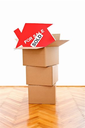 simsearch:400-07420953,k - New home concept with house sold sign and cardboard boxes on the floor in empty room Stock Photo - Budget Royalty-Free & Subscription, Code: 400-04187561