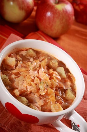 simsearch:400-04415230,k - Red cabbage soup with croutons (sauerkraut) - Slovak national dish Photographie de stock - Aubaine LD & Abonnement, Code: 400-04199913