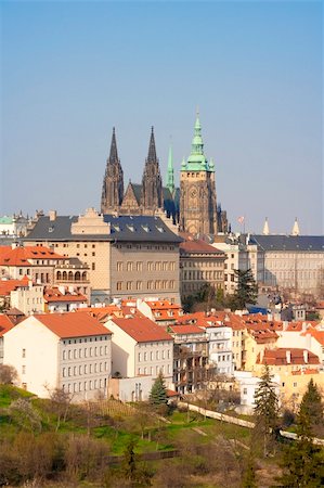 simsearch:400-04770149,k - prague - view of hradcany castle and st. vitus cathedral in spring Fotografie stock - Microstock e Abbonamento, Codice: 400-04190511
