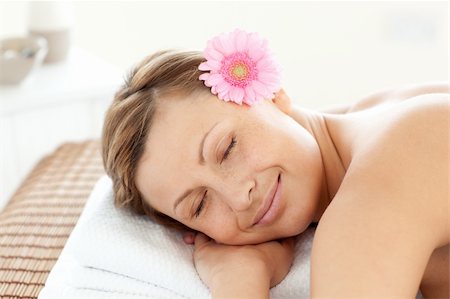 simsearch:400-05125882,k - Woman getting spa treatment in a health center Fotografie stock - Microstock e Abbonamento, Codice: 400-04192095