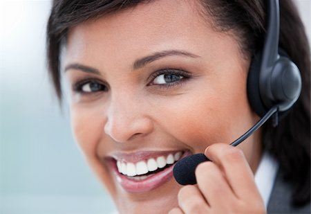 simsearch:400-04167141,k - Self-assured Customer service representative using headset in the office Foto de stock - Super Valor sin royalties y Suscripción, Código: 400-04192259