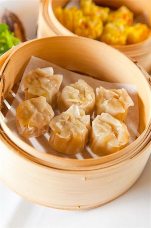 simsearch:400-04025064,k - Dumplings in bamboo steamer Stock Photo - Budget Royalty-Free & Subscription, Code: 400-04204430