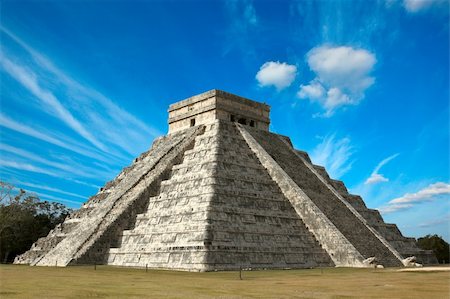 Anicent mayan pyramid in Chichen-Itza, Mexico Photographie de stock - Aubaine LD & Abonnement, Code: 400-04208097