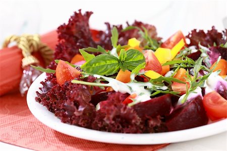 simsearch:400-05065763,k - Vegetable salad with beetroot - healthy eating Stockbilder - Microstock & Abonnement, Bildnummer: 400-04202464