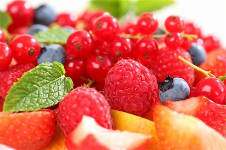 simsearch:400-04415230,k - Delicious fresh berries served in bowl as dessert Photographie de stock - Aubaine LD & Abonnement, Code: 400-04202466