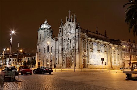 porto cathedral - Carmo Church (Igreja do Carmo) illuminated at night, Porto Portugal Photographie de stock - Aubaine LD & Abonnement, Code: 400-04212177