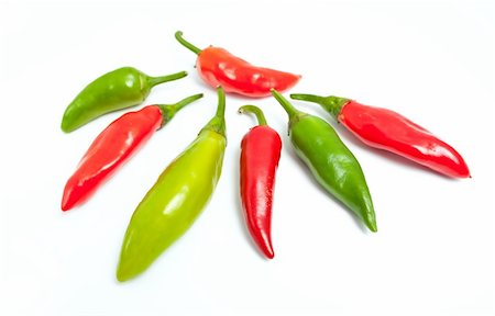 simsearch:400-04393618,k - Green and red hot peppers isolated on white background Foto de stock - Royalty-Free Super Valor e Assinatura, Número: 400-04213535