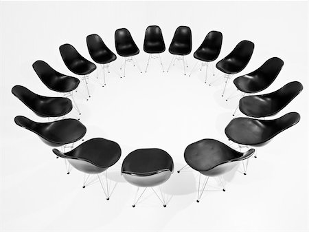 simsearch:400-07420295,k - Black Chairs in a circle isolated on white background Foto de stock - Super Valor sin royalties y Suscripción, Código: 400-04225207