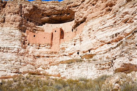 simsearch:400-05156440,k - Montezuma Castle National Monument in Arizona. American Indian cliff dwellings Photographie de stock - Aubaine LD & Abonnement, Code: 400-04225744