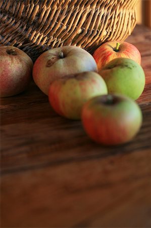 Freshly picked organic apples Fotografie stock - Microstock e Abbonamento, Codice: 400-04225788