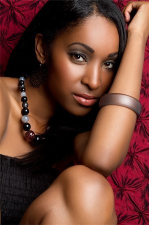 simsearch:400-04226274,k - Pretty black woman closeup portrait Foto de stock - Super Valor sin royalties y Suscripción, Código: 400-04226298