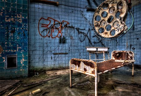 The old hospital complex in Beelitz near Berlin which is abandoned since 1992 Fotografie stock - Microstock e Abbonamento, Codice: 400-04226506