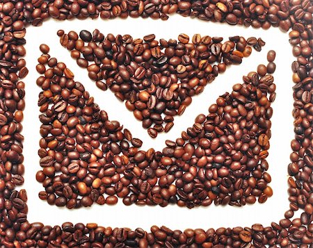 simsearch:400-04546601,k - envelope icon is lined with coffee beans on white background Foto de stock - Royalty-Free Super Valor e Assinatura, Número: 400-04226886
