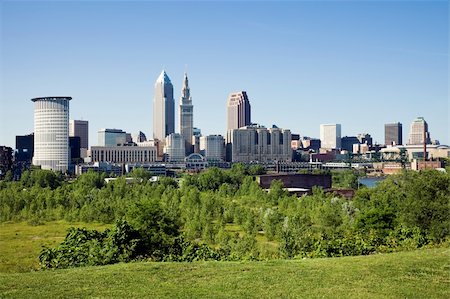 simsearch:400-04228663,k - Summer panorama of downtown Cleveland, Ohio. Photographie de stock - Aubaine LD & Abonnement, Code: 400-04228674