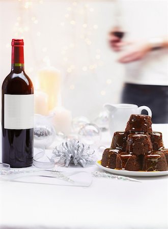 WIne Bottles in festive setting with decorations Fotografie stock - Microstock e Abbonamento, Codice: 400-04229091