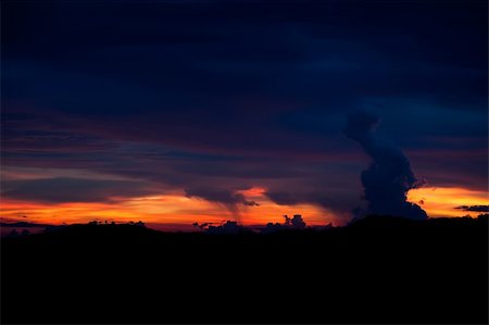 simsearch:862-08699699,k - Beautiful Costa Rica evening sunset near Monteverde Fotografie stock - Microstock e Abbonamento, Codice: 400-04220707