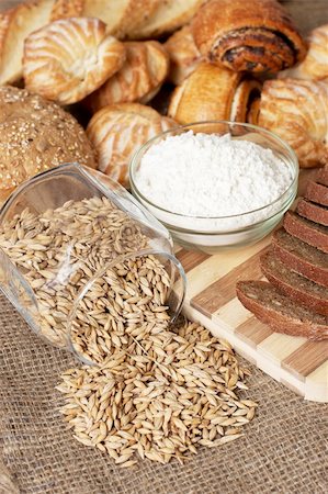 simsearch:400-06100024,k - Variety of Bread, pastries, meal and pot with grains Foto de stock - Super Valor sin royalties y Suscripción, Código: 400-04222877