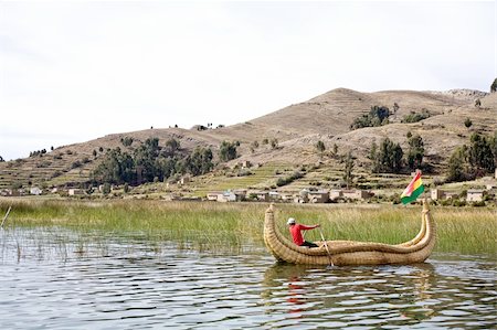 The Uros, an indigenous people predating the Incas, live on Lake Titicaca upon floating islands fashioned from this plant. The Uros also use the Totora plant to make boats (balsas) of the bundled dried plant reeds. Photographie de stock - Aubaine LD & Abonnement, Code: 400-04223174
