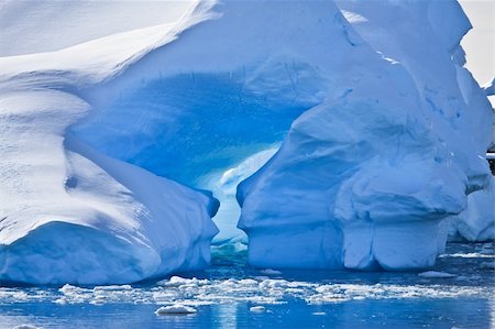 simsearch:400-04900459,k - Antarctic iceberg in the snow Stockbilder - Microstock & Abonnement, Bildnummer: 400-04234134